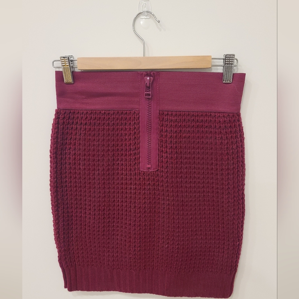 Fuchsia pink waffle knit mini skirt with oversized zipper, M